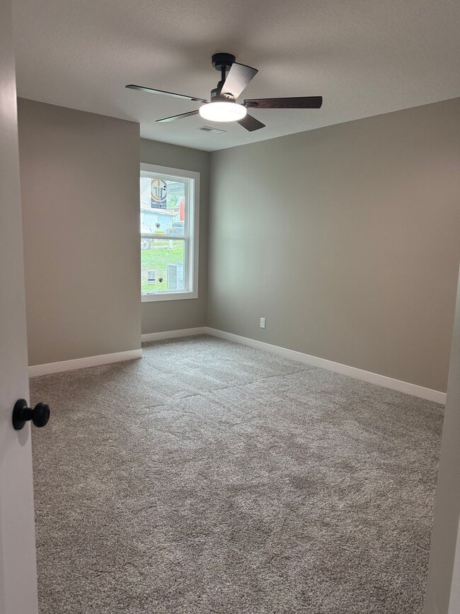 Building Photo - Benton duplex