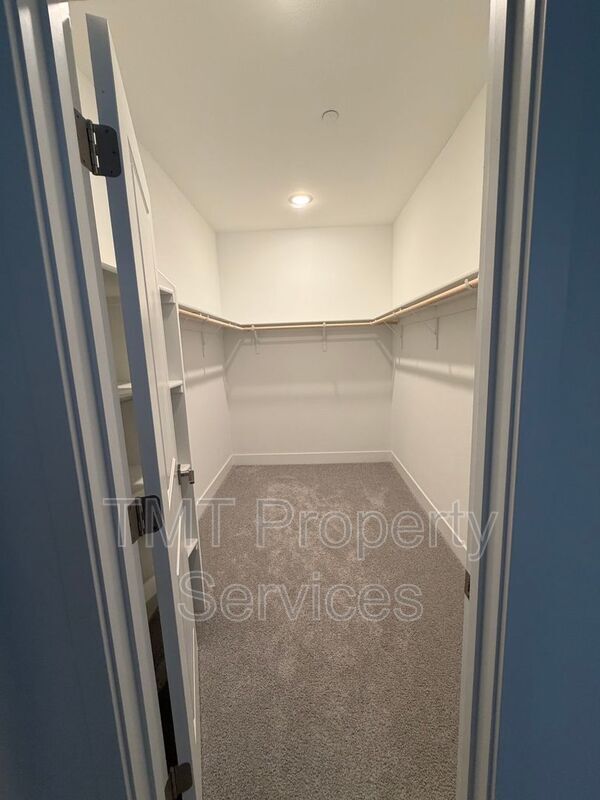 Building Photo - 12256 Alamosa Dr