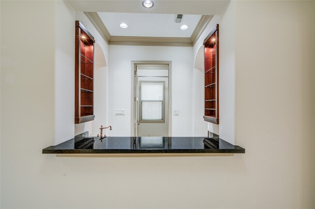 Building Photo - 5346 Val Verde St