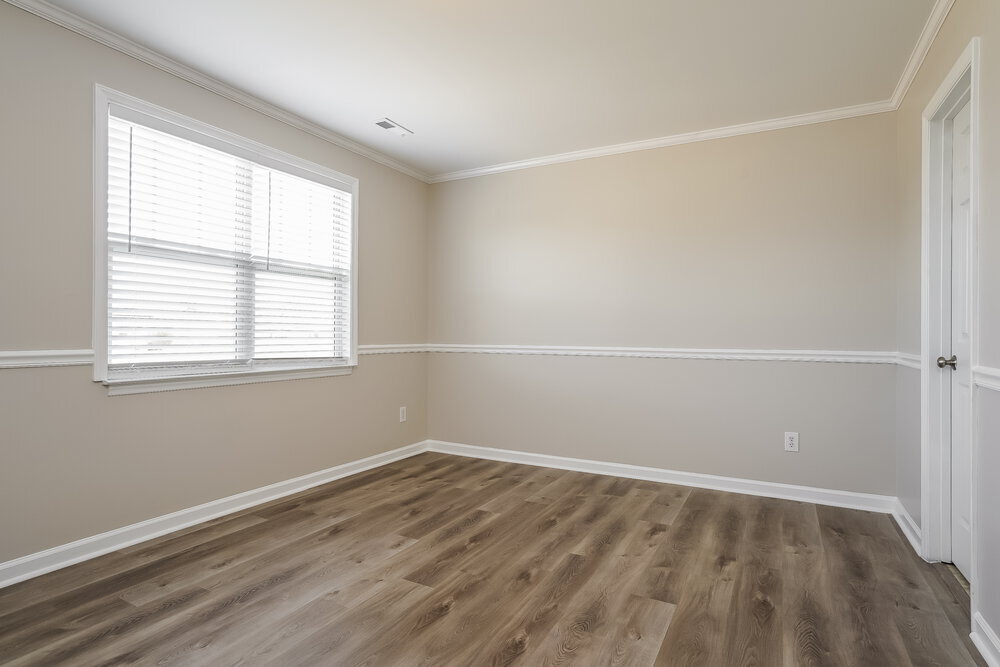 Building Photo - 2165 Southfort Dr