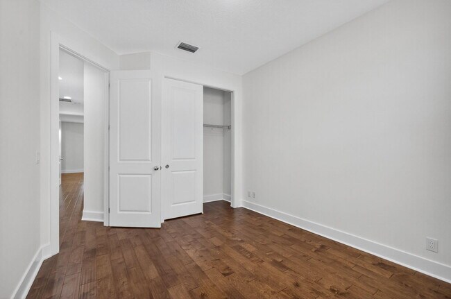 Building Photo - 7089 Edison Pl