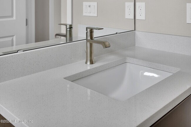 Building Photo - 202 Sutton Dr