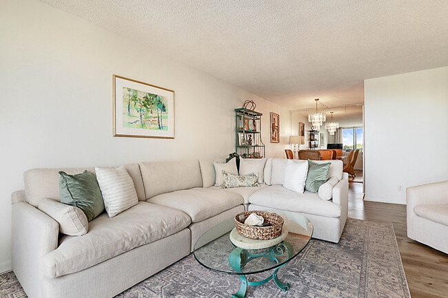 Building Photo - 2121 N Ocean Blvd