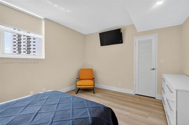 Building Photo - 3001 S Ocean Dr