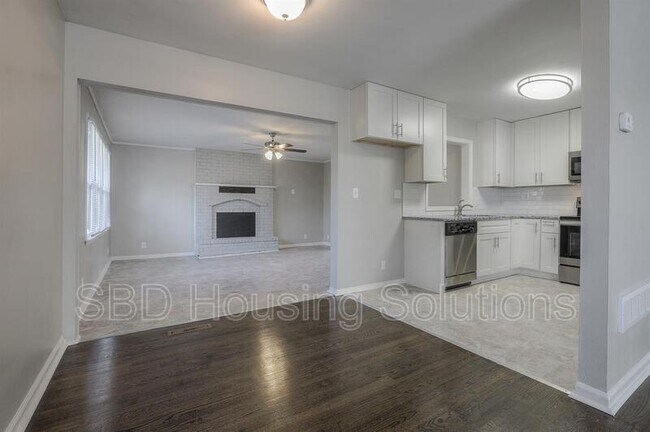 Building Photo - 6200 E 102nd Terrace