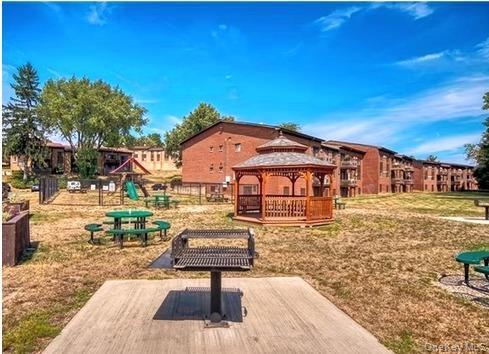 Building Photo - 9 Charles Ln