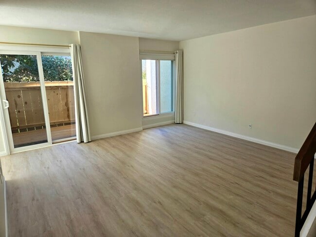 Building Photo - 2350 Caminito Agrado