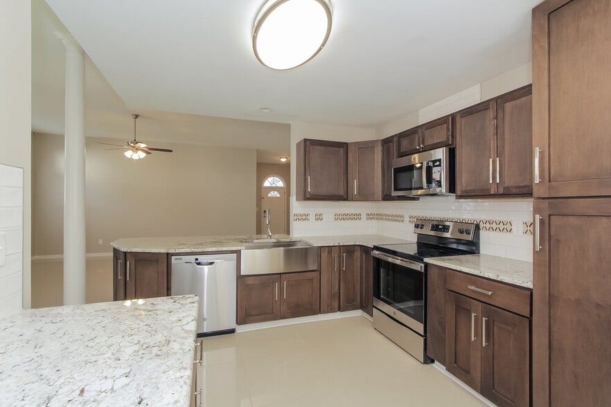 Building Photo - 1514 Jeffrey Bryan Dr