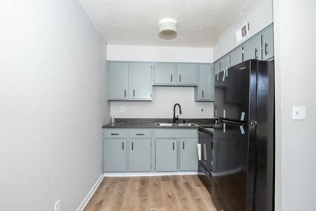 Building Photo - 7417 Garrison Rd