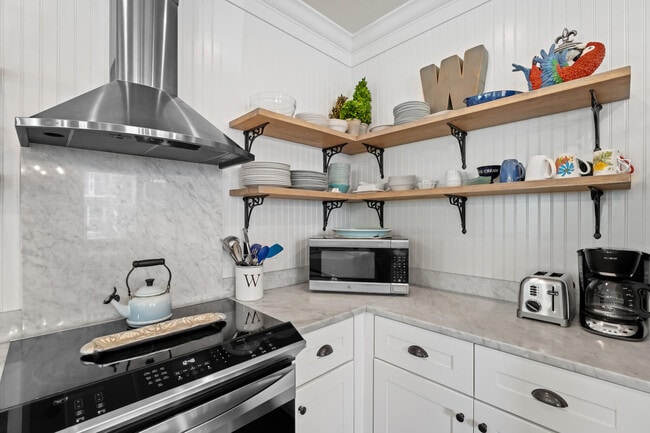Building Photo - 4555 Grand Key Loop W