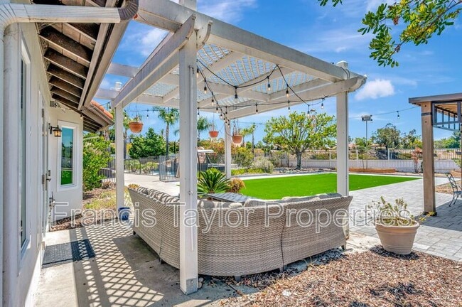 Building Photo - 12865 Palisades Ct