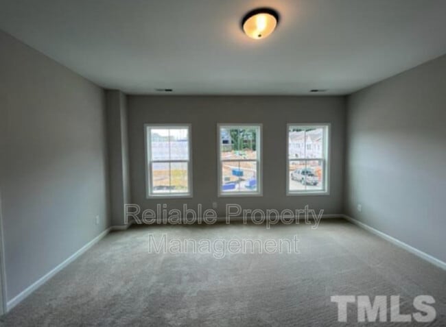 Building Photo - 3311 Oak Pass Dr
