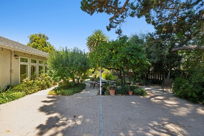 Building Photo - Beautiful Ranch Home with Bonus Room & Detached ADU | Minutes to Downtown