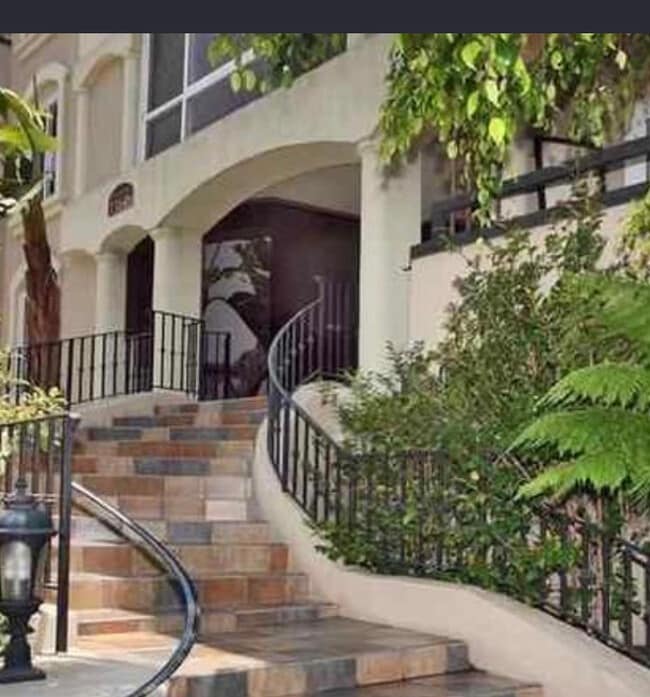 Building Photo - 11646 Chenault St