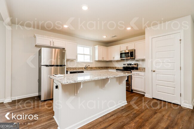 Building Photo - 104 Scots Pne Ct