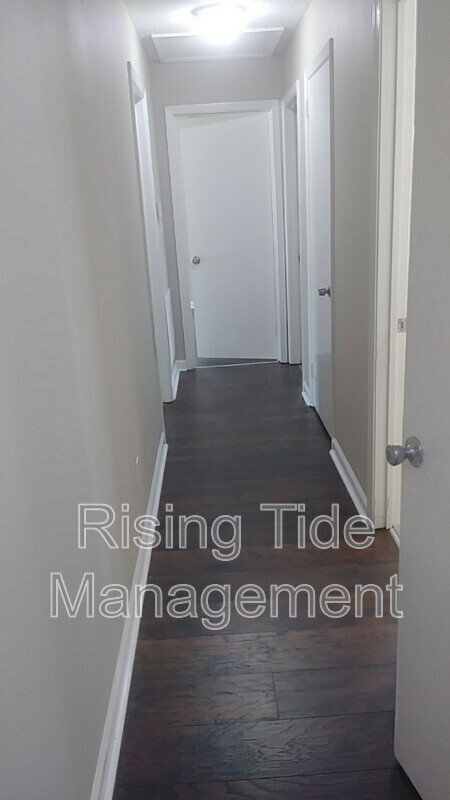 Building Photo - 627 Tambay Dr