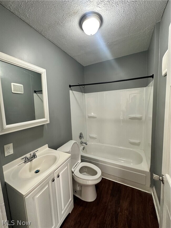 Building Photo - 837 Wayside Rd