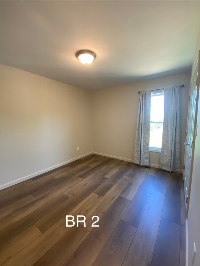 Building Photo - 2321