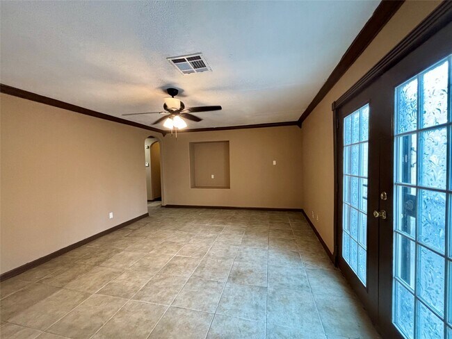 Building Photo - 5631 W Bellfort Ave