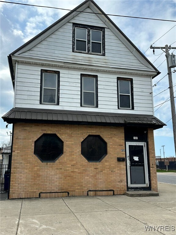 Primary Photo - 69 Fulton St