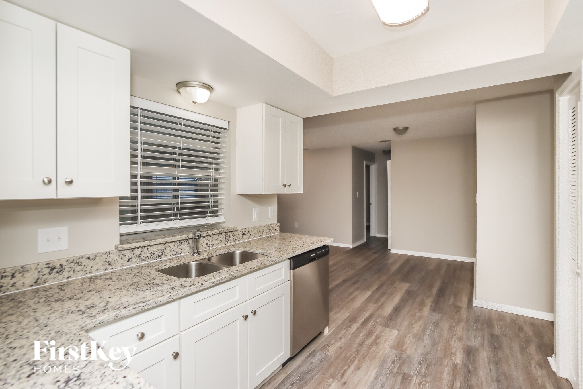 Building Photo - 2027 Beekman St NE