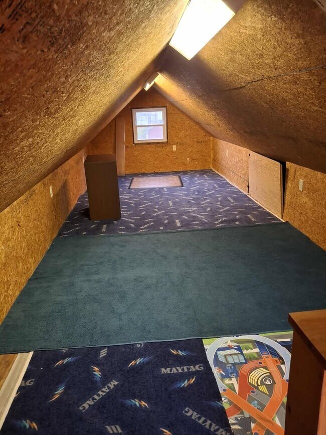 Building Photo - 79 Harris St