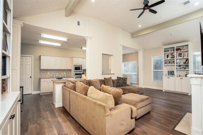 Building Photo - 8915 Wallington Dr