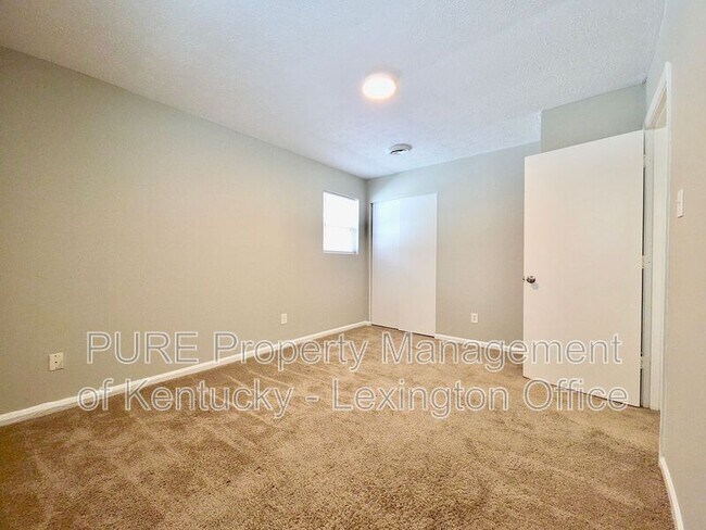 Building Photo - 4053 Victoria Way