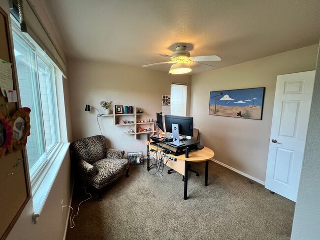 Building Photo - August 2025 - SFH 3 Bedroom + Bonus Room &...