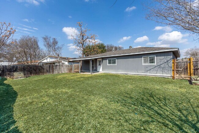 Building Photo - 13719 Earlywood St