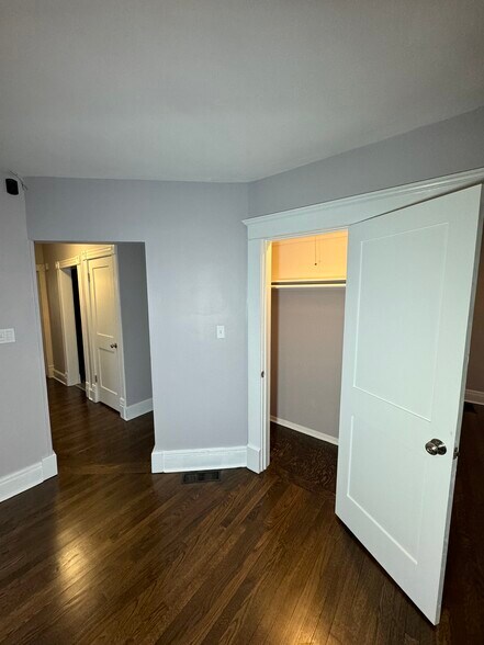 living room - 1818 Ashland Ave