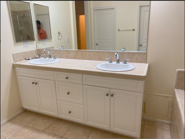 Master Bathroom - 77 Winding Way