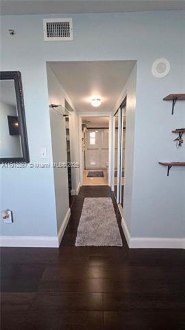 Building Photo - 1625 Kennedy Cswy