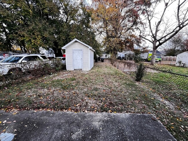 Building Photo - Charming 3 Bed and 1 Bath Home