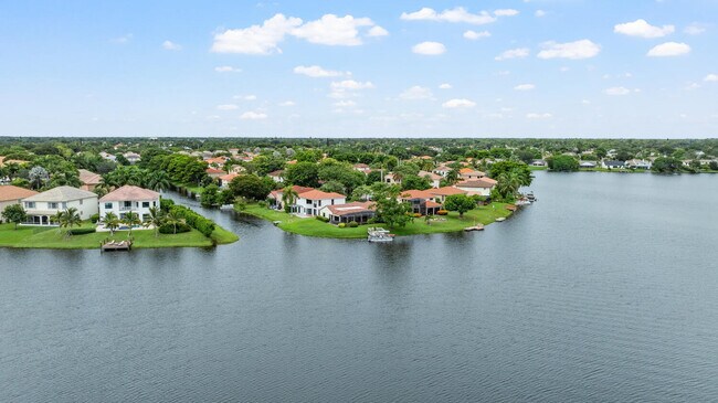 Building Photo - 12541 Shoreside Ln