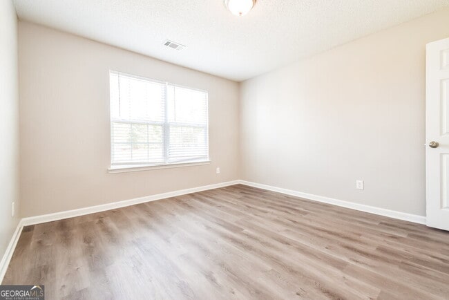 Building Photo - 6640 Delaware Bend