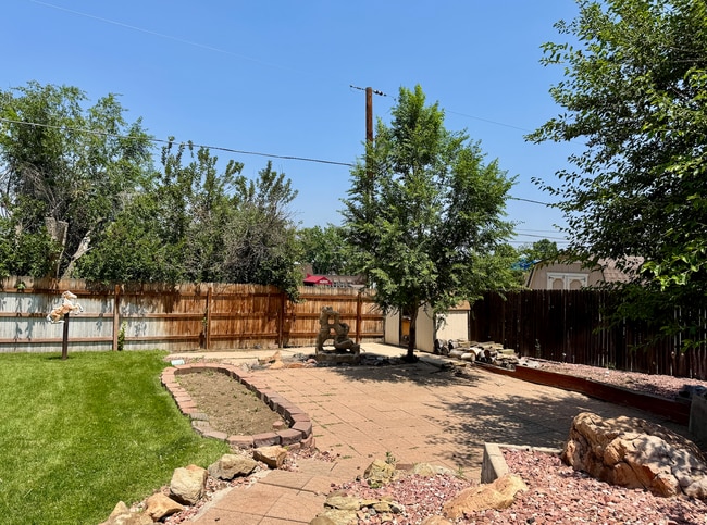 Building Photo - Welcome to your new home in the heart of T...