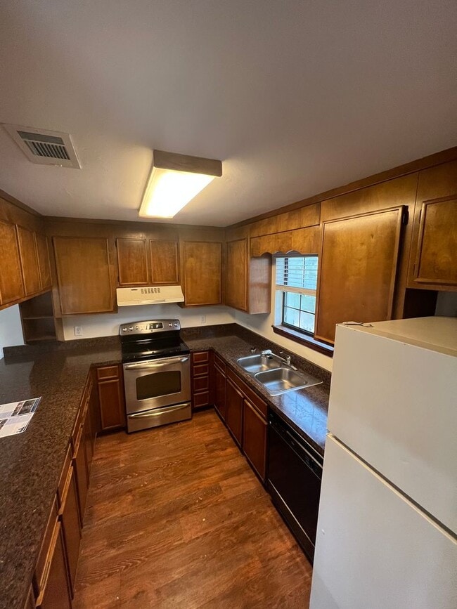 Building Photo - 1233 Cross Creek Cir