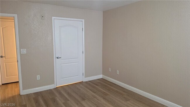 Building Photo - 5055 W Hacienda Ave