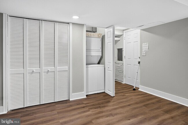 Building Photo - 3015 13th St NW