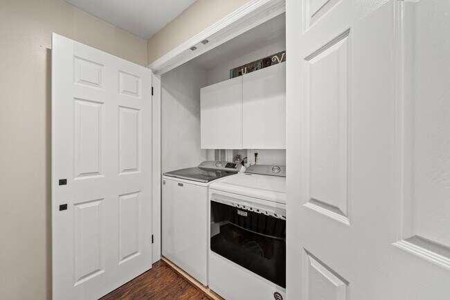 Building Photo - 123 Wakulla Springs Way