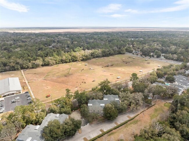 Building Photo - 4000 SW 23rd St