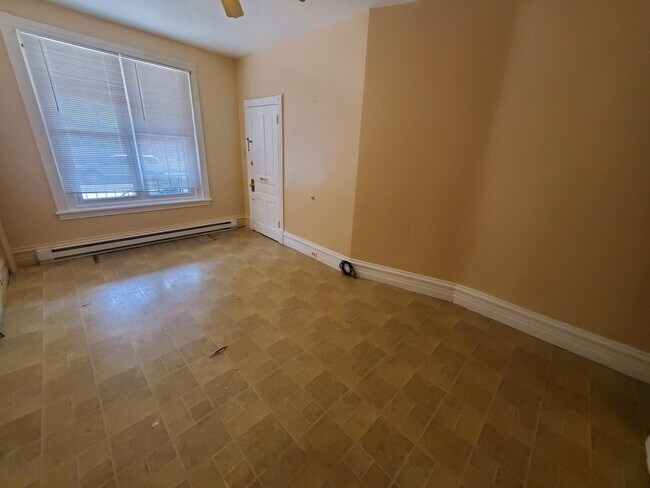 Building Photo - 638 2nd1