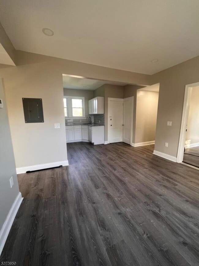 Building Photo - 186 Old Rd