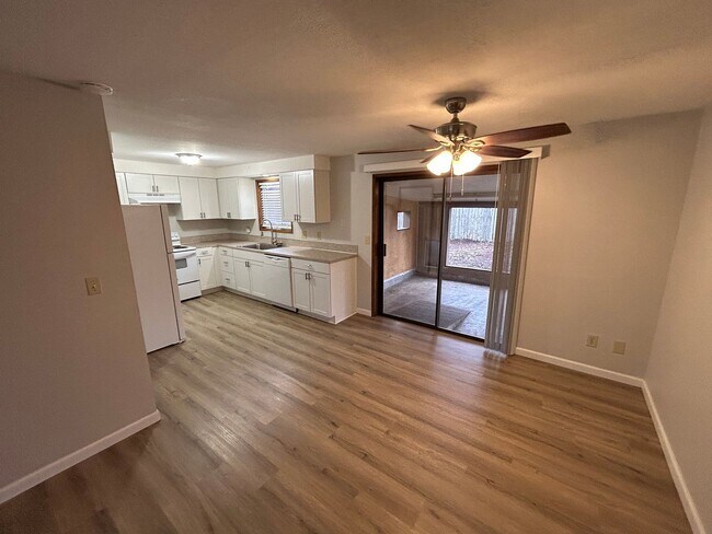 Building Photo - WES410/416