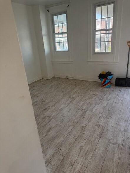 Building Photo - 3317 Lyndale Ave