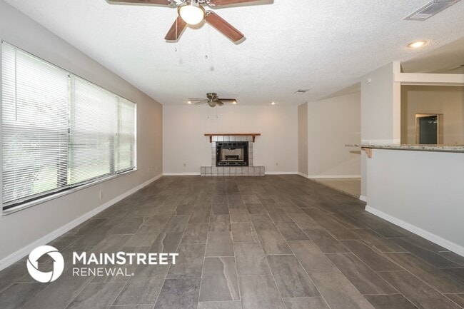 Building Photo - 2624 SE Solana Ln