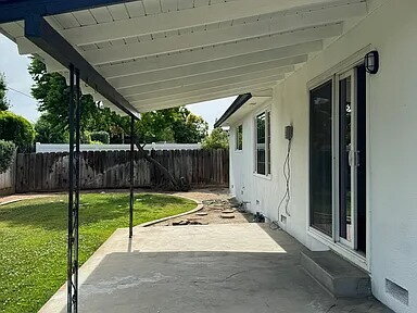 Building Photo - Freshly remodeled home