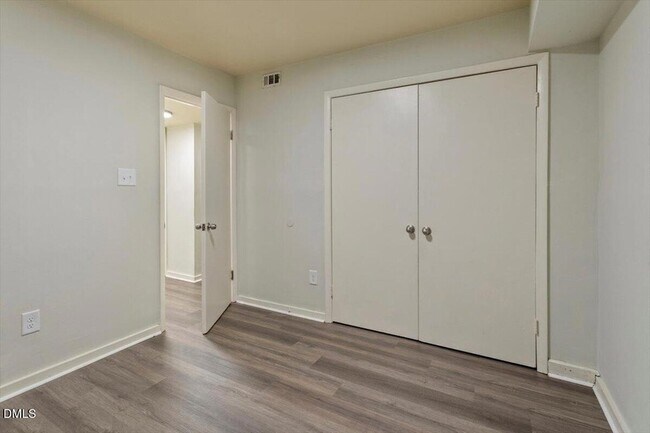 Building Photo - 7124 Longstreet Dr
