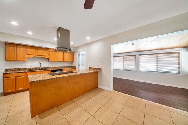 Building Photo - Great 6 Bedroom home near ASU with large BASEMENT